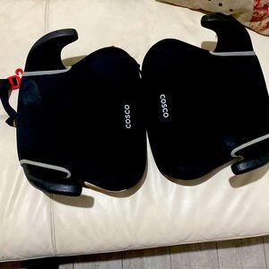 Two matching Car seat pieces no scratches great condition brand new
